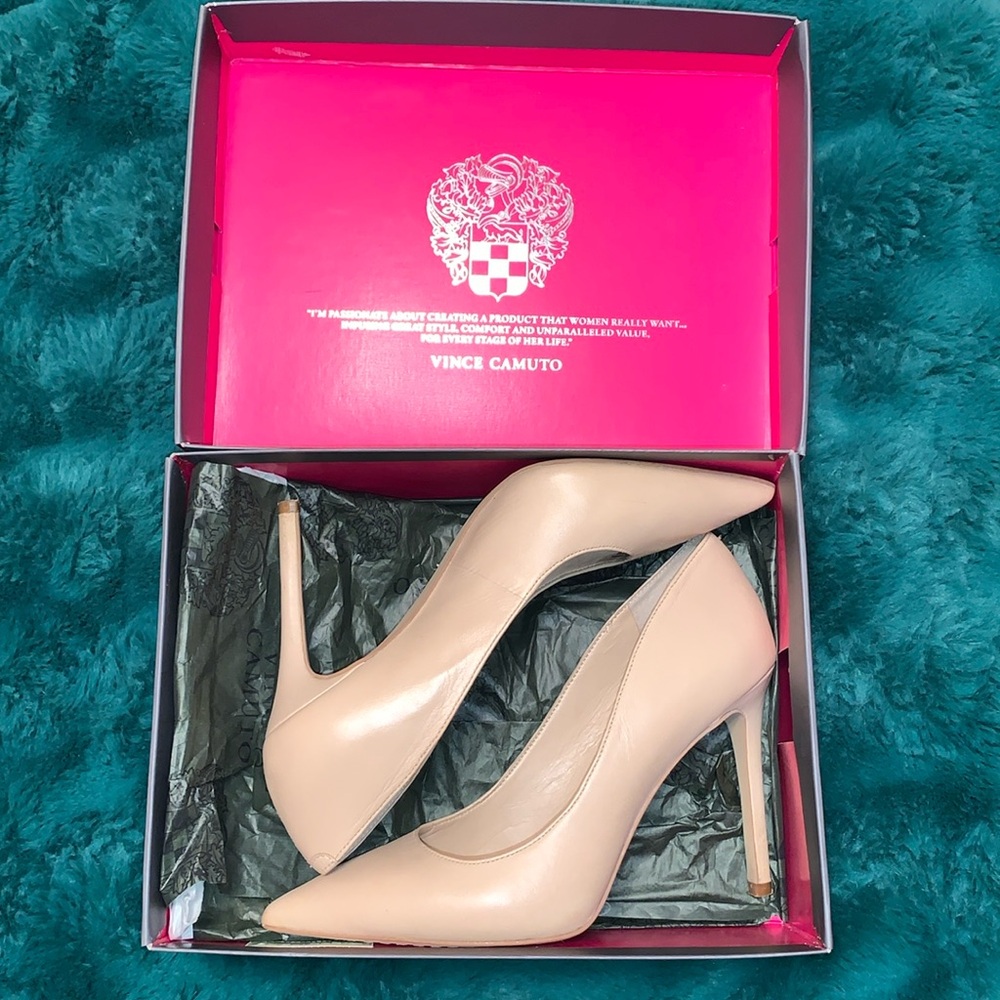 Nude High Heels by Vince Camuto ~ size 8.5 (width 38. Material: Nappa.